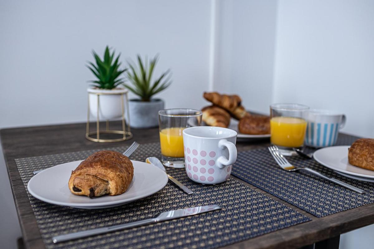 Escape Time - Paris Apartment Жантили Екстериор снимка
